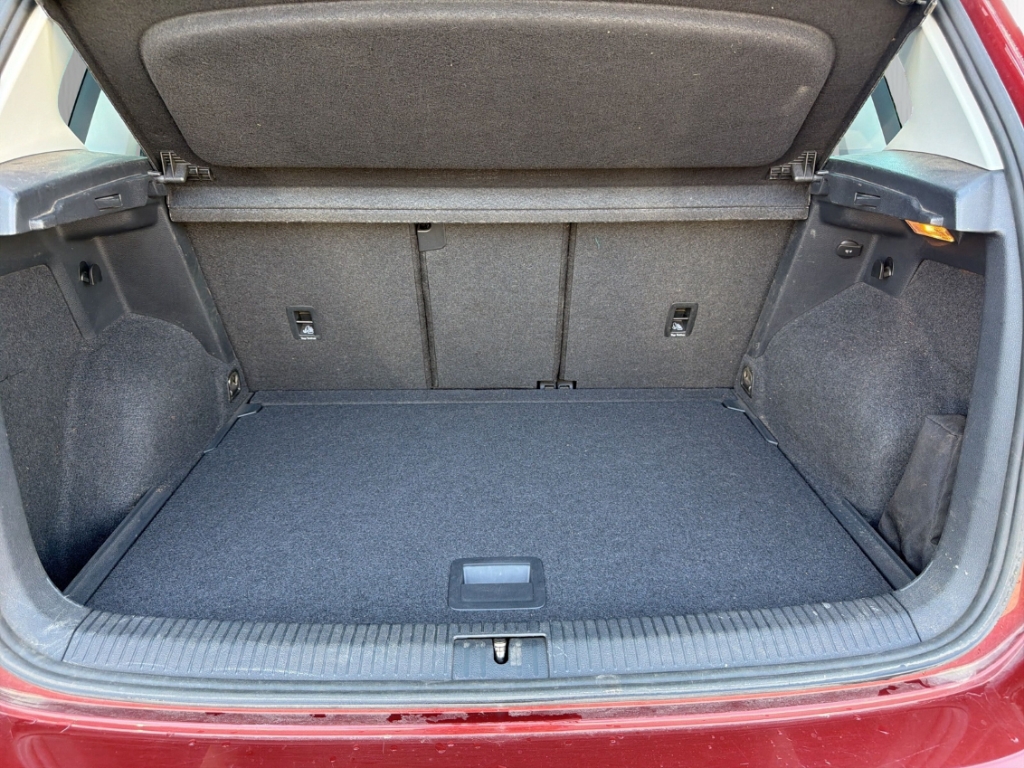 Fahrzeugabbildung Volkswagen Golf Sportsvan 1.0 TSI DSG Join AHK Navi SHZ GRA PDC GJR