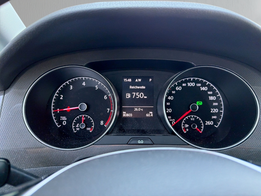 Fahrzeugabbildung Volkswagen Golf Sportsvan 1.0 TSI DSG Join AHK Navi SHZ GRA PDC GJR