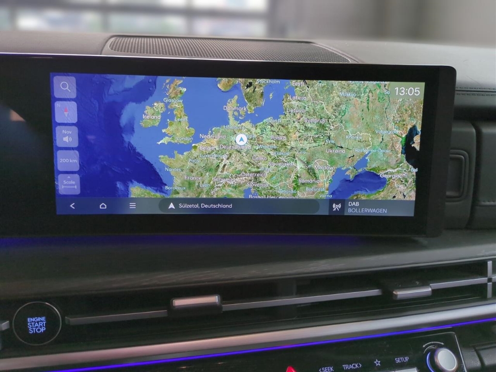 Fahrzeugabbildung Hyundai SANTA FE PHEV MY25 1.6 AT 4WD Signature Komf.P Tech.P 5-Sitz Navi Leder Digi Cockpit