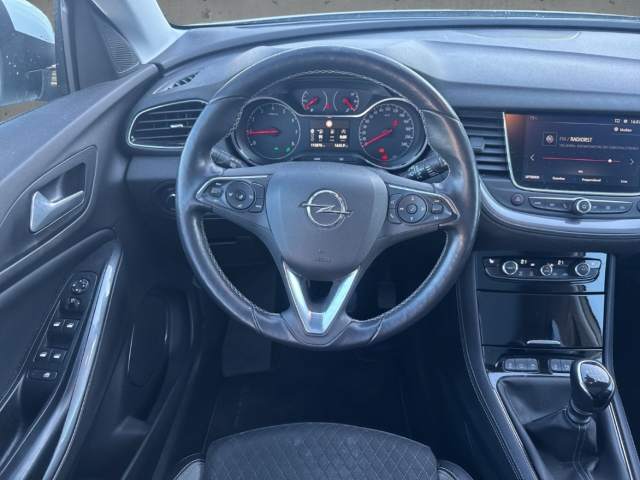 Fahrzeugabbildung Opel Grandland Turbo 1.2 Innovation Apple CarPlay PDC