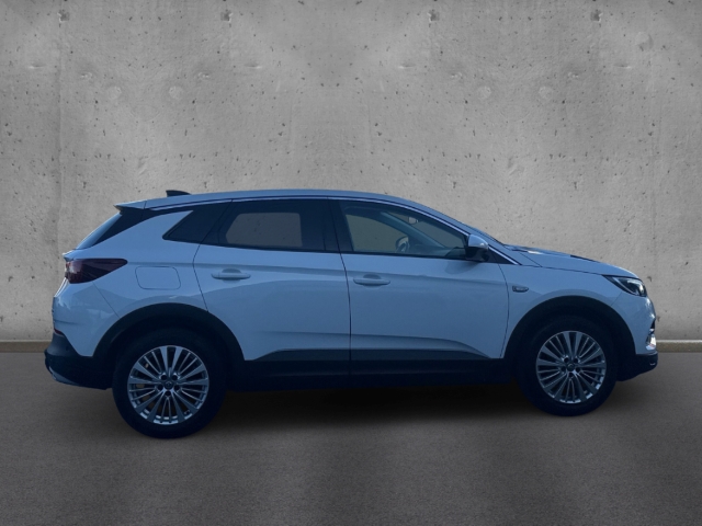 Fahrzeugabbildung Opel Grandland Turbo 1.2 Innovation Apple CarPlay PDC