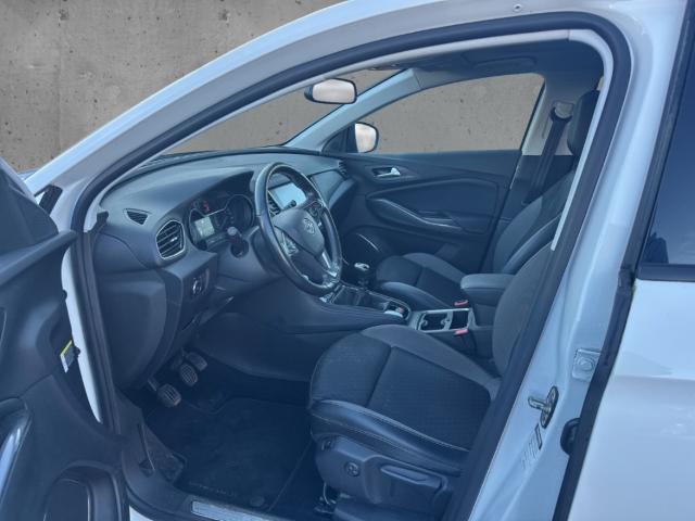 Fahrzeugabbildung Opel Grandland Turbo 1.2 Innovation Apple CarPlay PDC