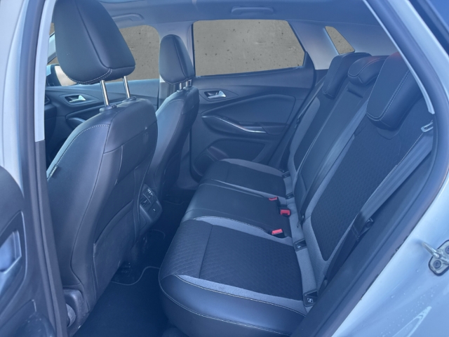 Fahrzeugabbildung Opel Grandland Turbo 1.2 Innovation Apple CarPlay PDC