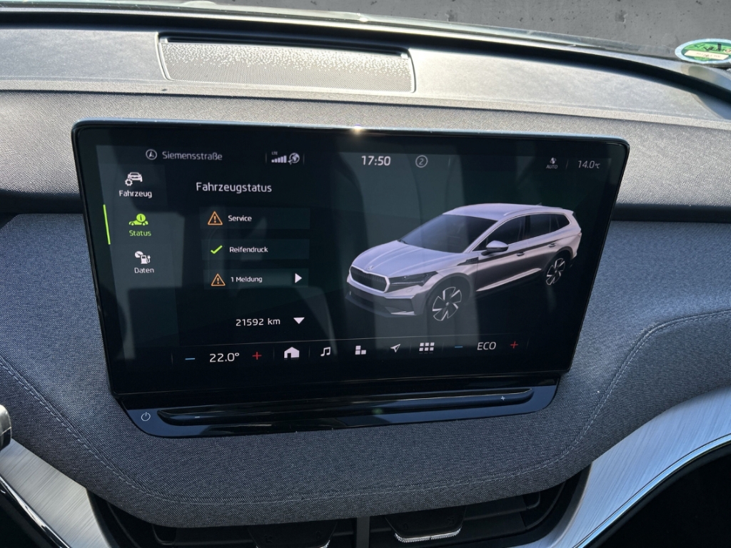 Fahrzeugabbildung SKODA Enyaq iV 60 LOFT AHK NAVI PDC R-Kam GRA FrontAss