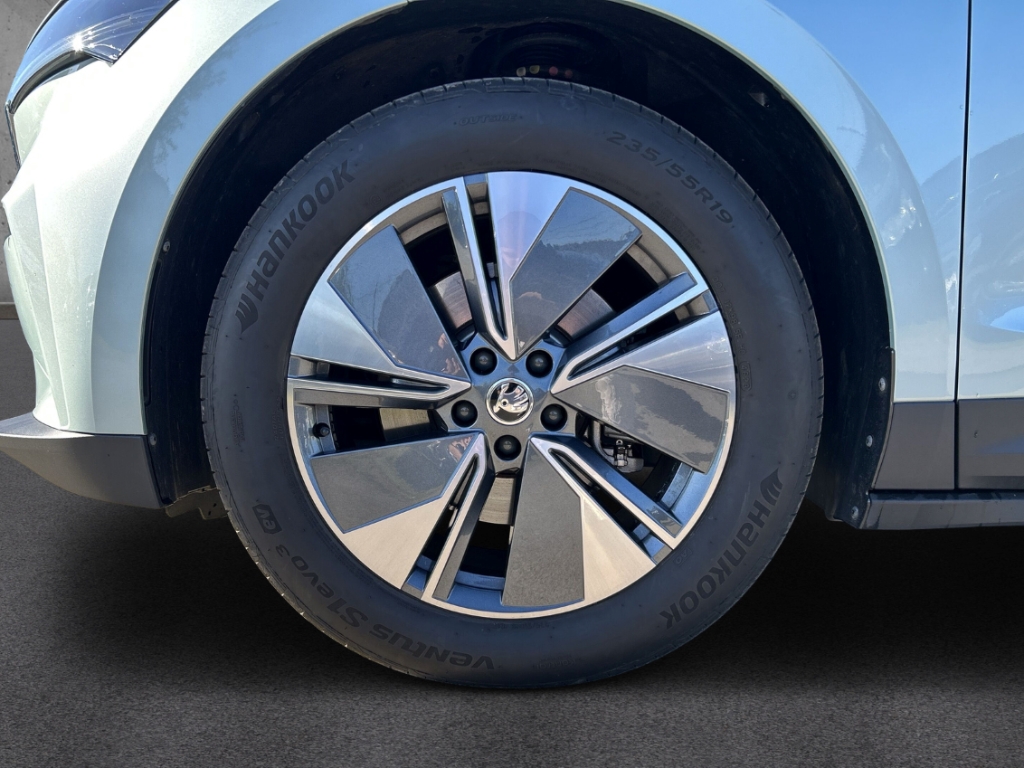 Fahrzeugabbildung SKODA Enyaq iV 60 LOFT AHK NAVI PDC R-Kam GRA FrontAss