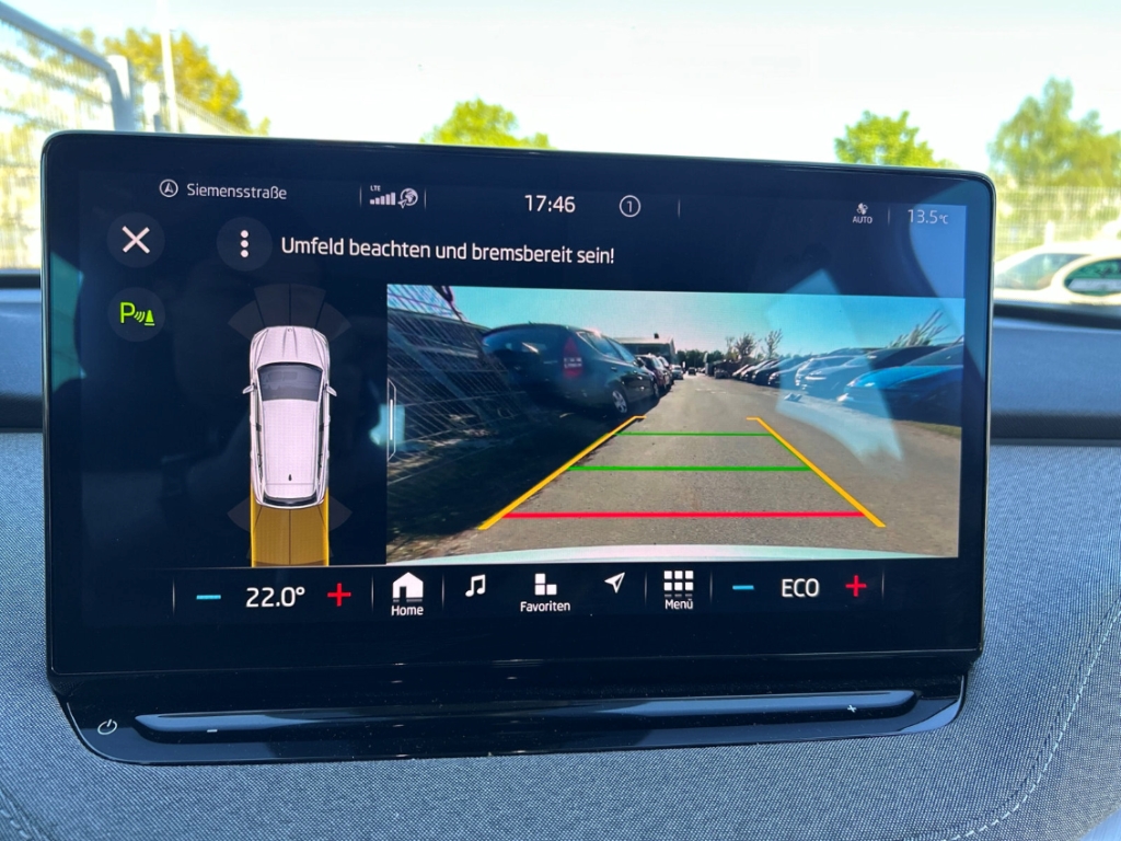 Fahrzeugabbildung SKODA Enyaq iV 60 LOFT AHK NAVI PDC R-Kam GRA FrontAss