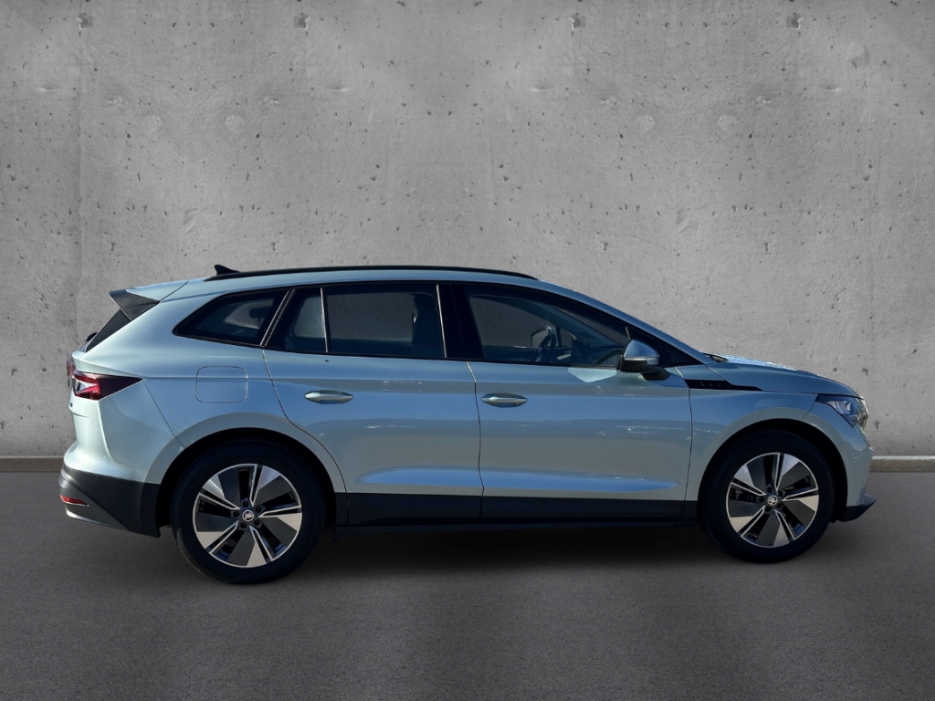 Fahrzeugabbildung SKODA Enyaq iV 60 LOFT AHK NAVI PDC R-Kam GRA FrontAss