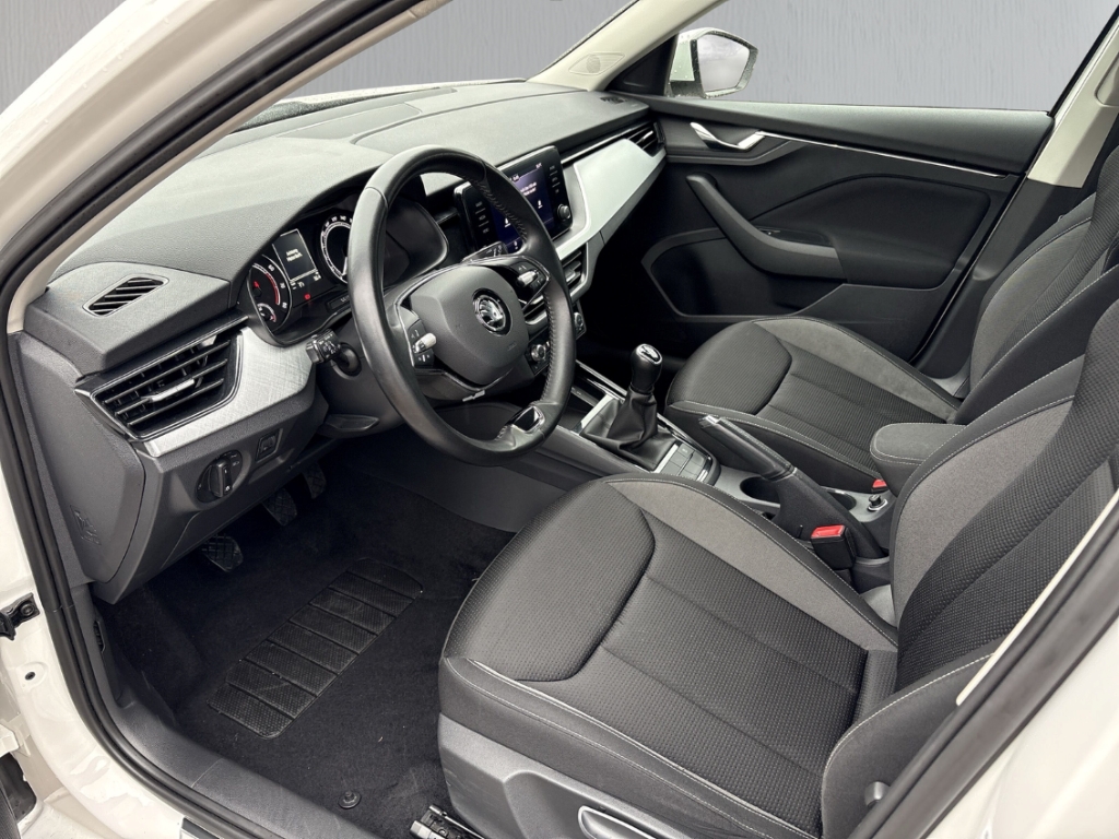 Fahrzeugabbildung SKODA Kamiq 1.0 TSI TOUR Klima SZH PDC LM17 GRA Sunset