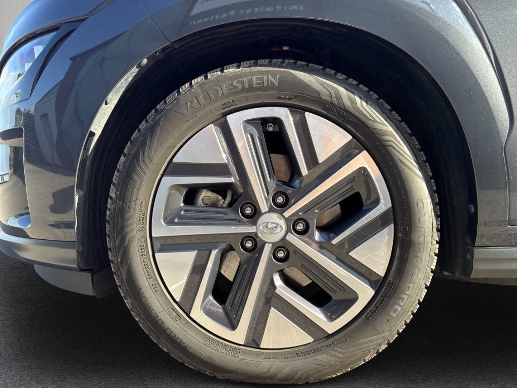 Fahrzeugabbildung Hyundai KONA EV 64kWh FL MJ21 Prime Sitz-Paket Navi Leder Soundsystem Klimasitze LED ACC Apple CarPlay
