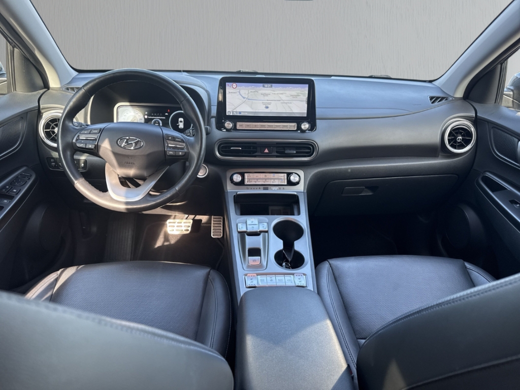 Fahrzeugabbildung Hyundai KONA EV 64kWh FL MJ21 Prime Sitz-Paket Navi Leder Soundsystem Klimasitze LED ACC Apple CarPlay