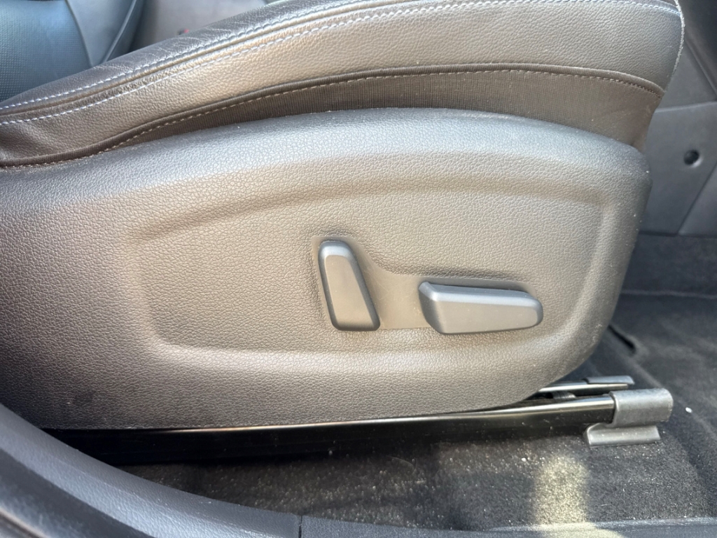 Fahrzeugabbildung Hyundai KONA EV 64kWh FL MJ21 Prime Sitz-Paket Navi Leder Soundsystem Klimasitze LED ACC Apple CarPlay