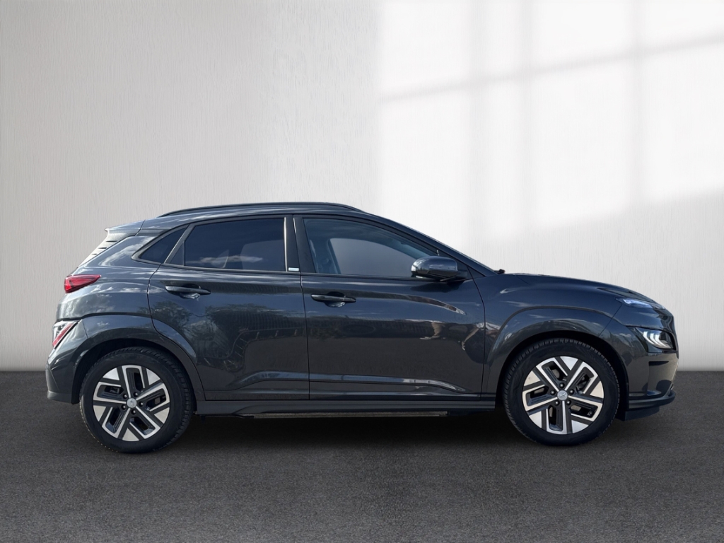 Fahrzeugabbildung Hyundai KONA EV 64kWh FL MJ21 Prime Sitz-Paket Navi Leder Soundsystem Klimasitze LED ACC Apple CarPlay