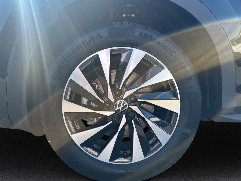 Fahrzeugabbildung Volkswagen T-Roc 1.5 eTSI DSG ENERGY AHK ACC AppConnect Kamera