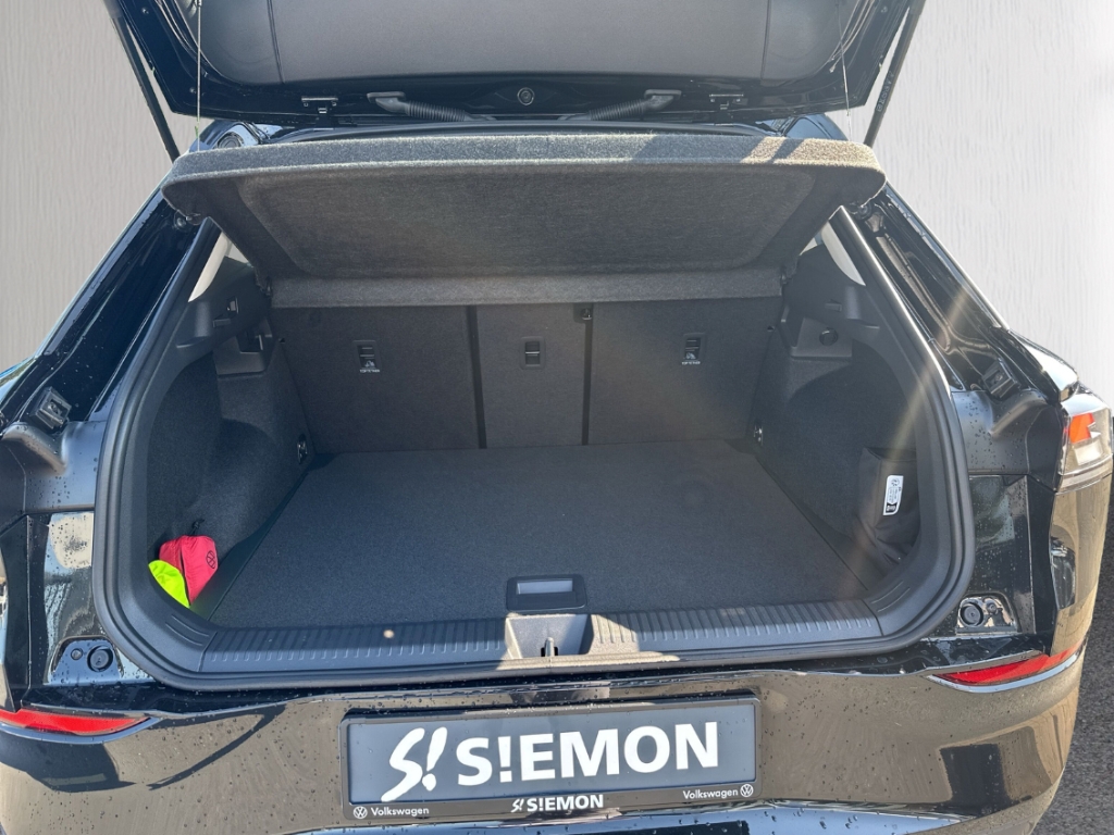 Fahrzeugabbildung Volkswagen T-Roc 1.5 eTSI DSG ENERGY AHK ACC AppConnect Kamera
