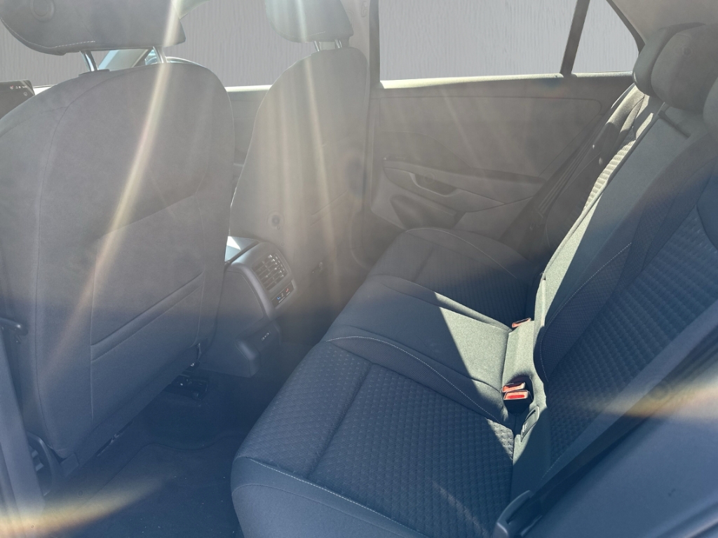 Fahrzeugabbildung Volkswagen T-Roc 1.5 eTSI DSG ENERGY AHK ACC AppConnect Kamera