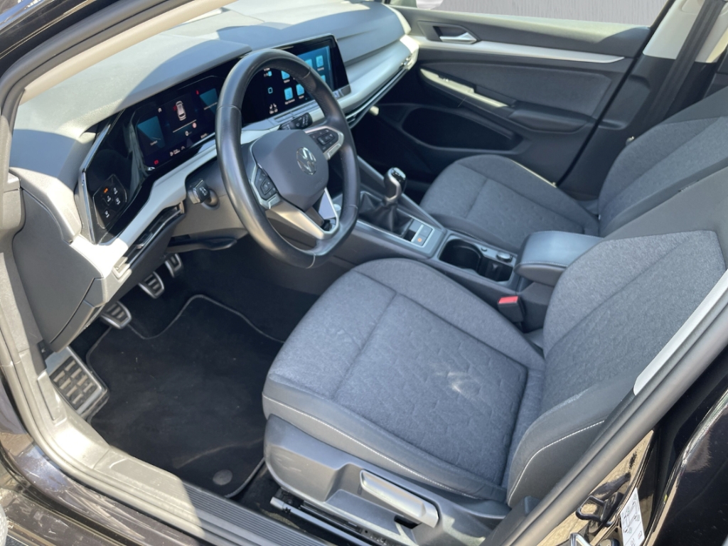 Fahrzeugabbildung Volkswagen Golf Variant 1.5 TSI Move Navi ACC SHZ LHZ AppCo