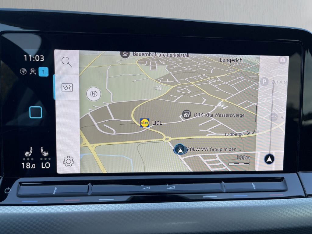Fahrzeugabbildung Volkswagen Golf Variant 1.5 TSI Move Navi ACC SHZ LHZ AppCo
