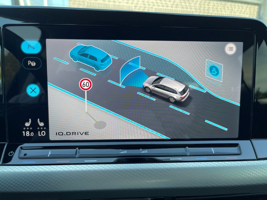 Fahrzeugabbildung Volkswagen Golf Variant 1.5 TSI Move Navi ACC SHZ LHZ AppCo