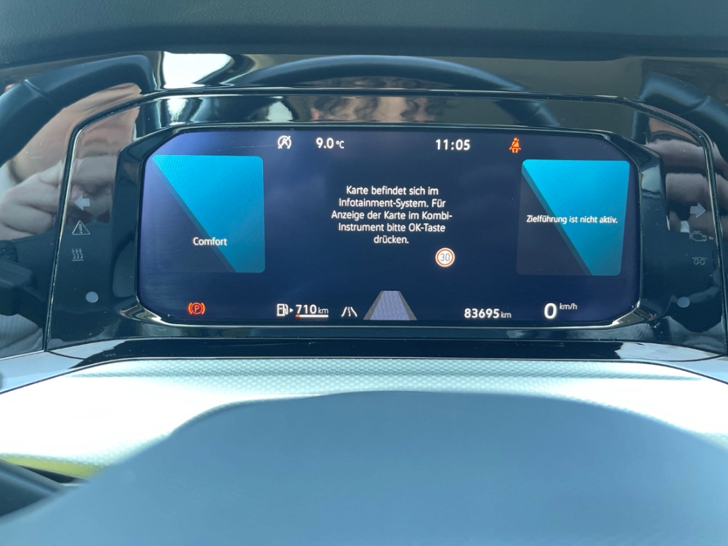 Fahrzeugabbildung Volkswagen Golf Variant 1.5 TSI Move Navi ACC SHZ LHZ AppCo