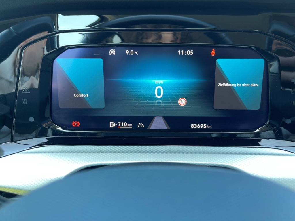 Fahrzeugabbildung Volkswagen Golf Variant 1.5 TSI Move Navi ACC SHZ LHZ AppCo