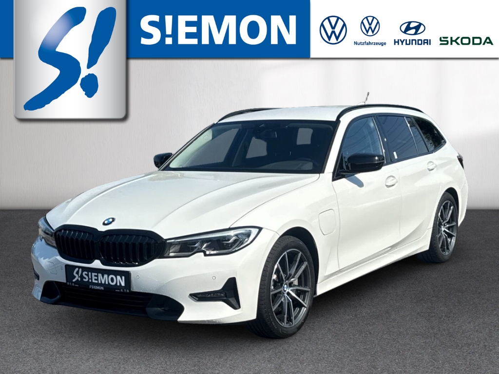 Fahrzeugabbildung BMW 330 e Shadow Sport Touring AHK VIRT HUD PDC SHZ