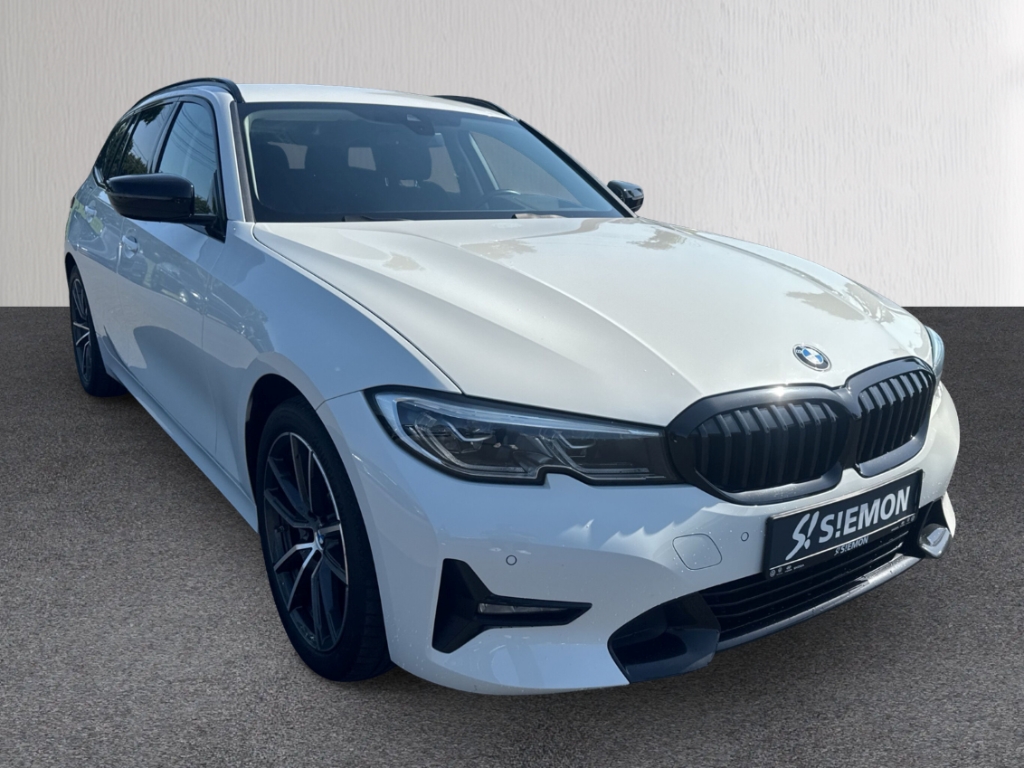 Fahrzeugabbildung BMW 330 e Shadow Sport Touring AHK VIRT HUD PDC SHZ