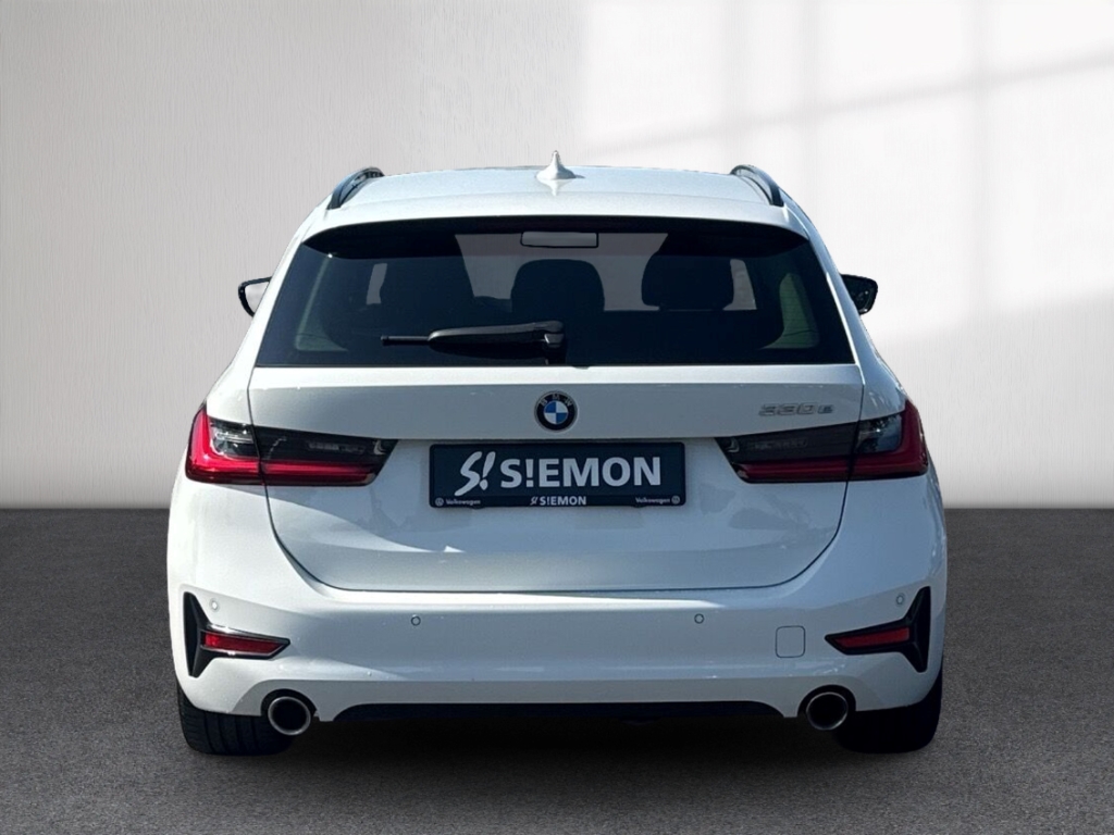 Fahrzeugabbildung BMW 330 e Shadow Sport Touring AHK VIRT HUD PDC SHZ