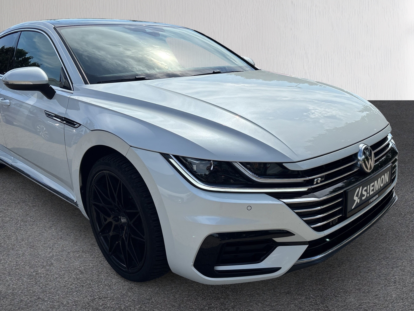 Fahrzeugabbildung Volkswagen Arteon R-Line DSG LED PANO SHZ NAV