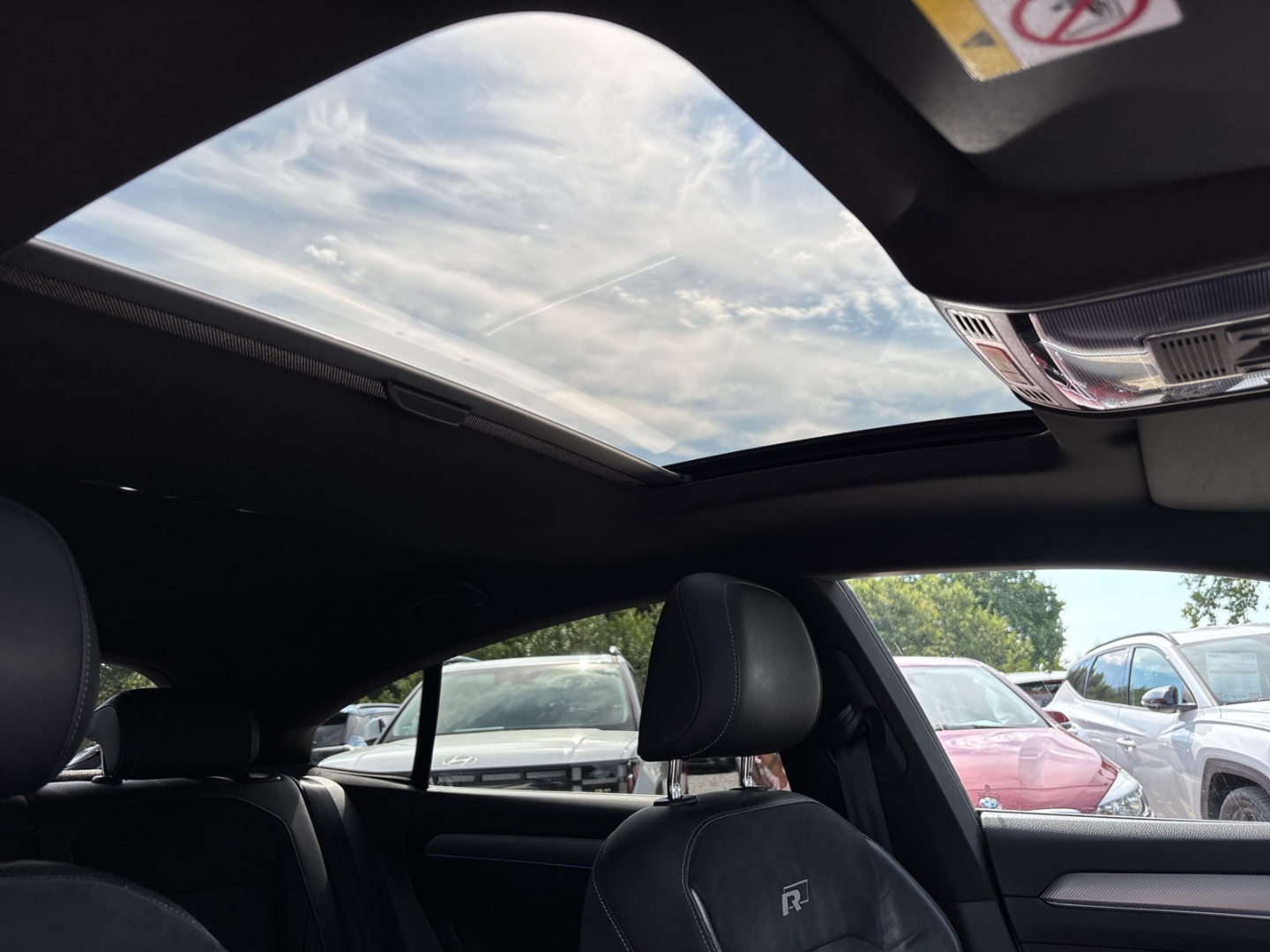 Fahrzeugabbildung Volkswagen Arteon R-Line DSG LED PANO SHZ NAV