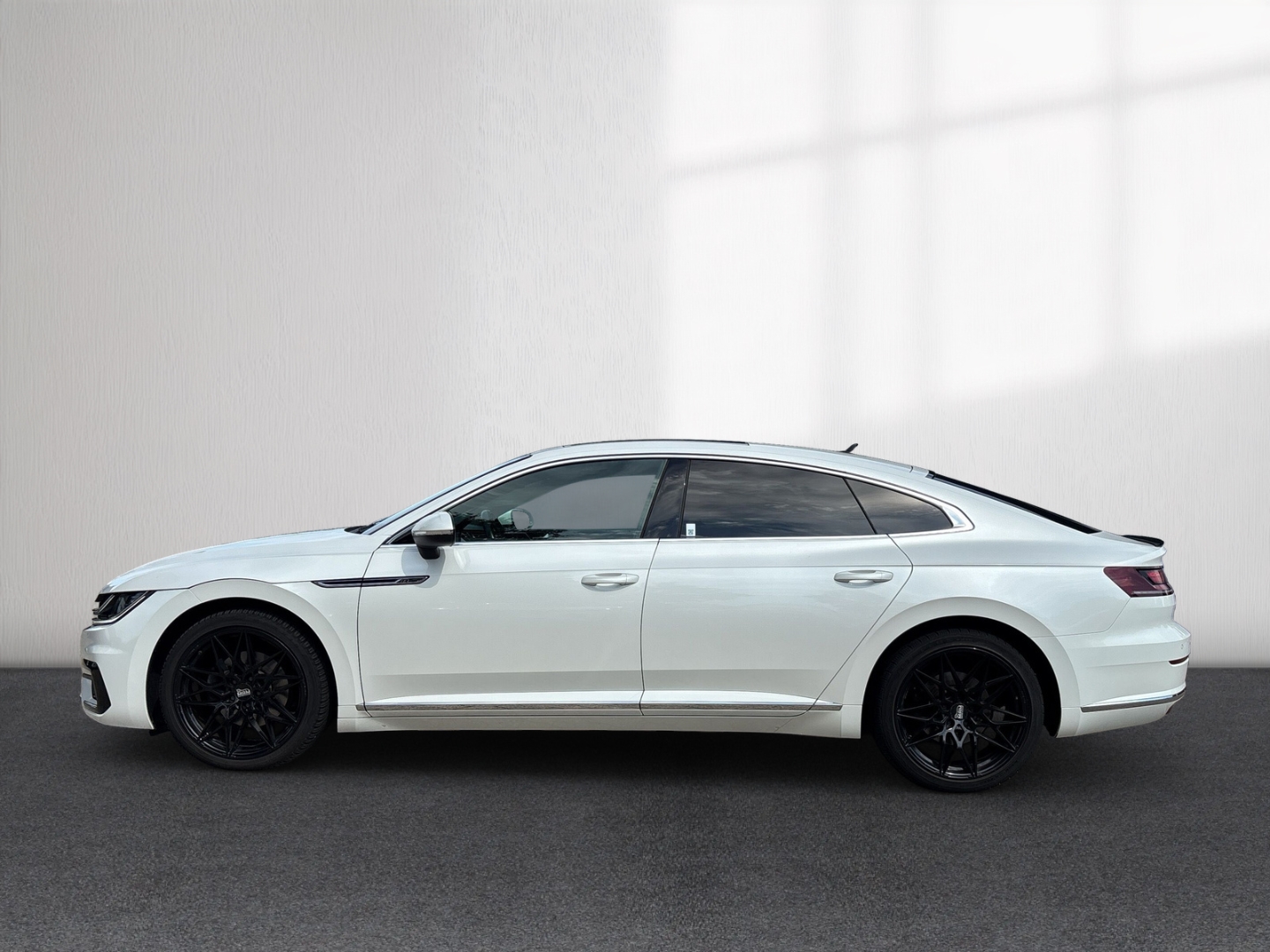 Fahrzeugabbildung Volkswagen Arteon R-Line DSG LED PANO SHZ NAV