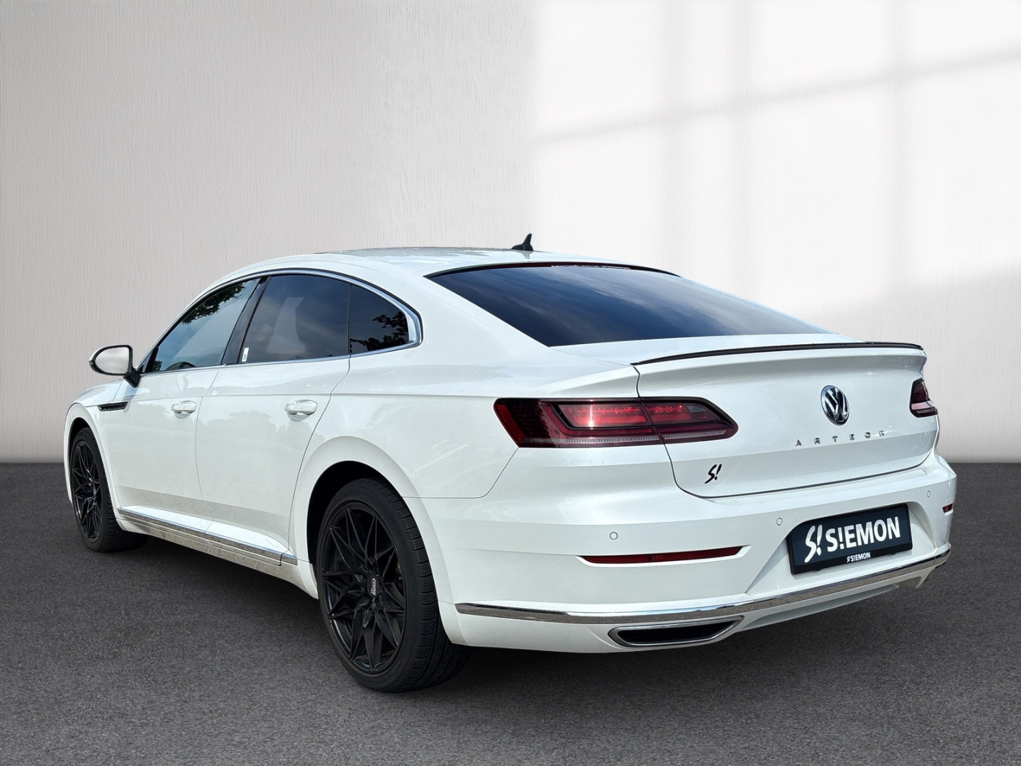 Fahrzeugabbildung Volkswagen Arteon R-Line DSG LED PANO SHZ NAV