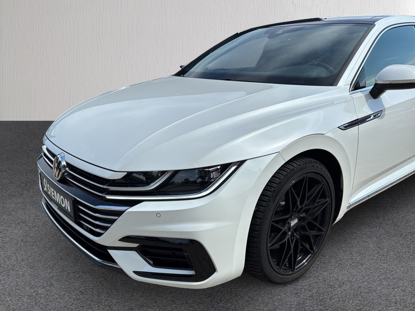 Fahrzeugabbildung Volkswagen Arteon R-Line DSG LED PANO SHZ NAV