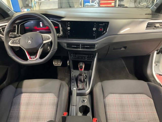 Fahrzeugabbildung Volkswagen Polo VI GTI IQ.Light IQ.Drive ACC SHZ PDC SideAss