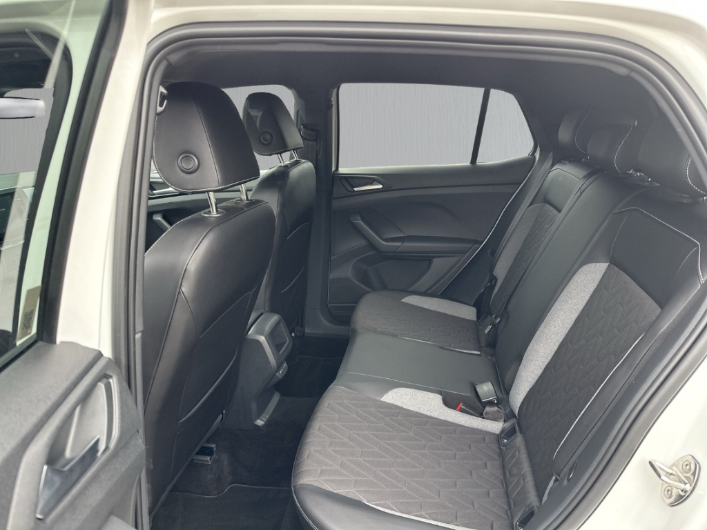 Fahrzeugabbildung Volkswagen T-Cross 1.0 TSI DSG Goal AHK LED NAVI PDC DigiCock FrontAss