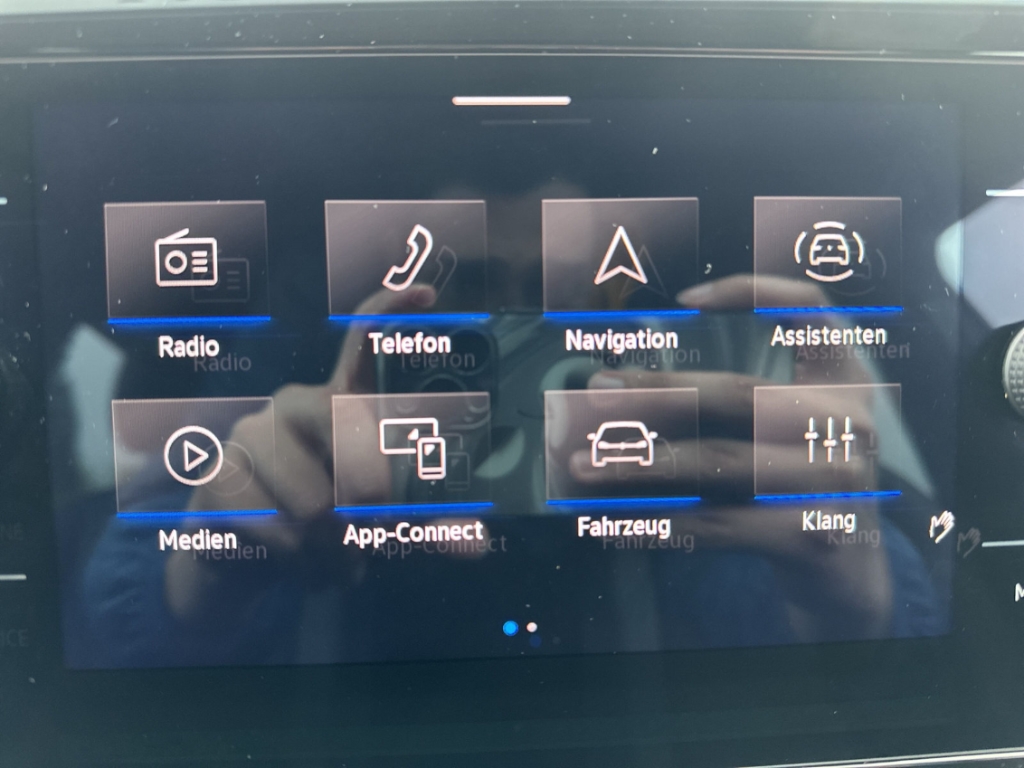 Fahrzeugabbildung Volkswagen T-Cross 1.0 TSI DSG Goal AHK LED NAVI PDC DigiCock FrontAss
