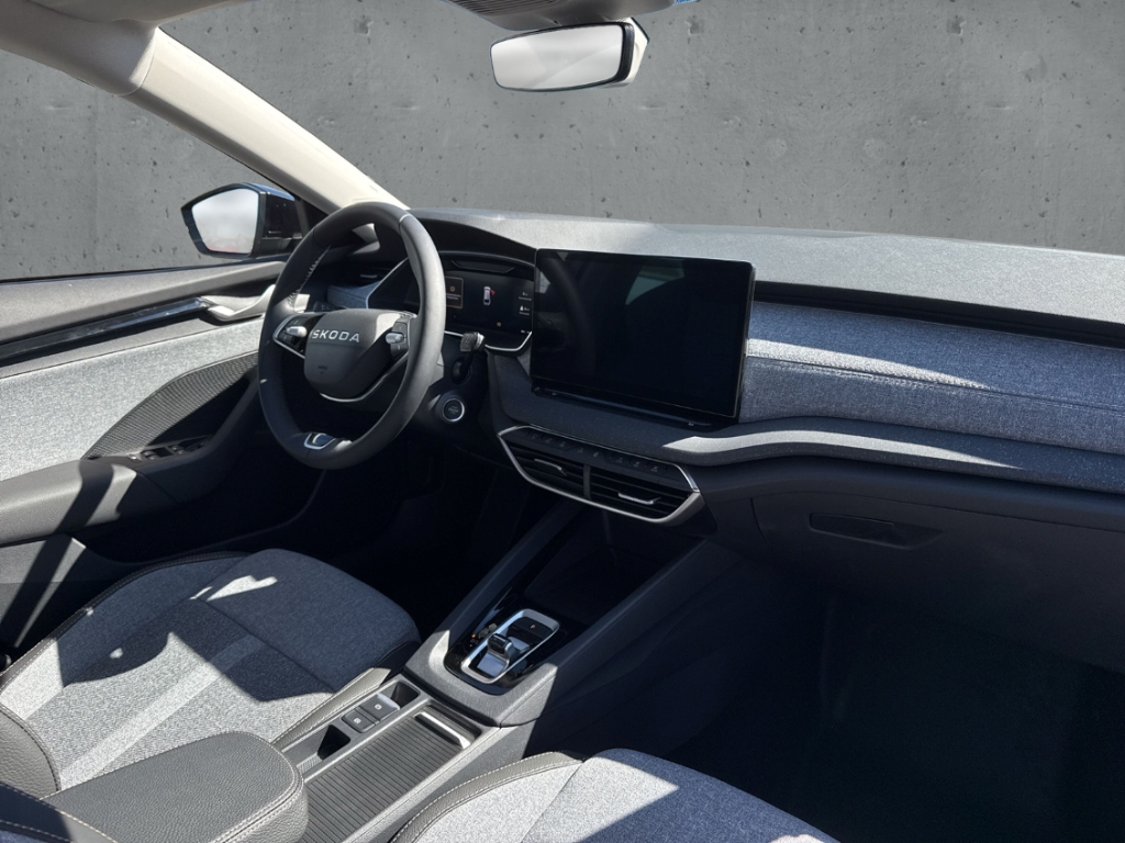 Fahrzeugabbildung SKODA Octavia Combi 2.0 TDI DSG SELECTION Navi AHK LM17