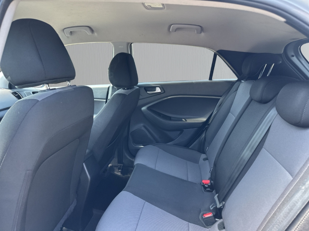 Fahrzeugabbildung Hyundai i20 Sitzheizung Bluetooth Start-Stop-Automatik