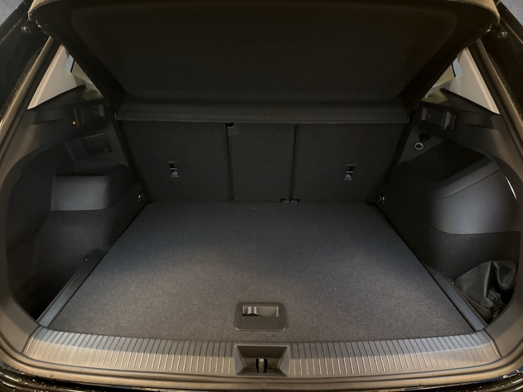 Fahrzeugabbildung Volkswagen Tiguan 1.5 eTSI DSG Energy AHK Navi ACC AreaView