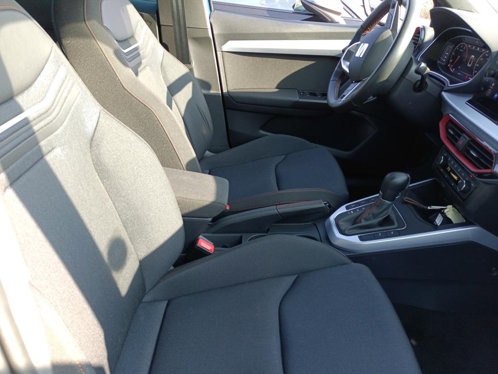 Fahrzeugabbildung SEAT Arona FR 1.5 TSI NAVI LED PDC GRA R-Kam Klima