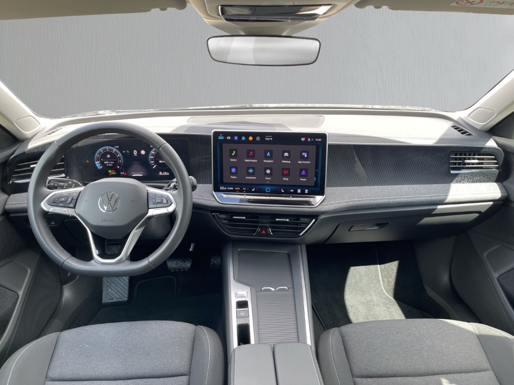 Fahrzeugabbildung Volkswagen Passat Variant 1.5 eTSI ACC LED SHZ GJR App Connect wireless