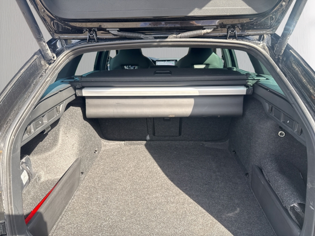 Fahrzeugabbildung SKODA Octavia Combi 1.5 eTSI DSG Sportline MatrLED Kam