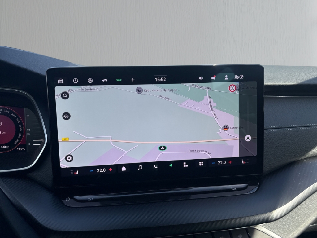 Fahrzeugabbildung SKODA Octavia Combi 1.5 eTSI DSG Sportline MatrLED Kam