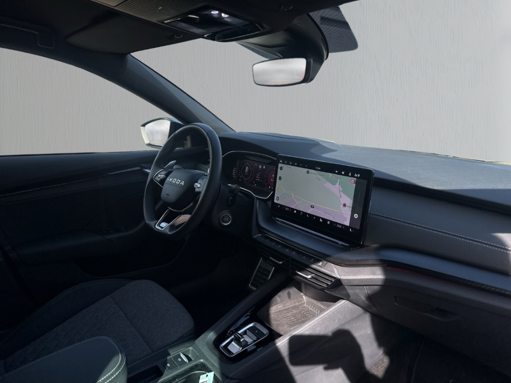 Fahrzeugabbildung SKODA Octavia Combi 1.5 eTSI DSG Sportline MatrLED Kam