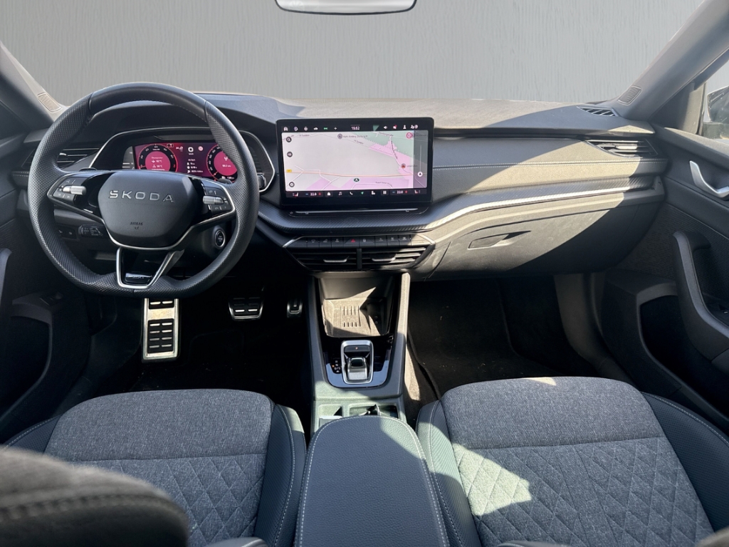 Fahrzeugabbildung SKODA Octavia Combi 1.5 eTSI DSG Sportline MatrLED Kam