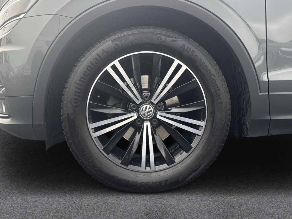 Fahrzeugabbildung Volkswagen Tiguan 1.5 TSI Highline ACC SHZ Temp LHZ PDCv+h