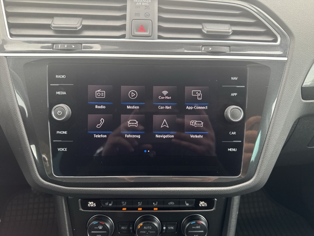 Fahrzeugabbildung Volkswagen Tiguan 1.5 TSI Highline ACC SHZ Temp LHZ PDCv+h