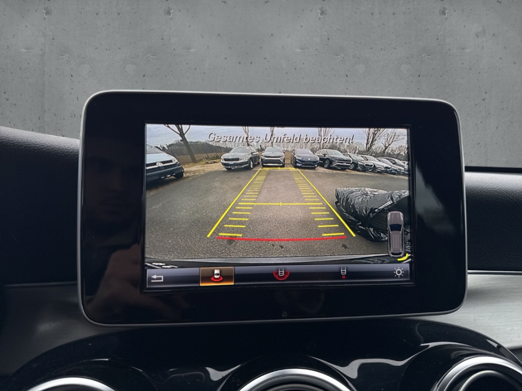 Fahrzeugabbildung Mercedes-Benz GLC 250 4Matic PDC SHZ LED Temp Klima Keyless