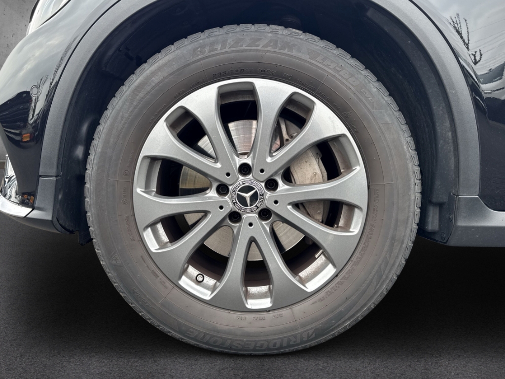 Fahrzeugabbildung Mercedes-Benz GLC 250 4Matic PDC SHZ LED Temp Klima Keyless