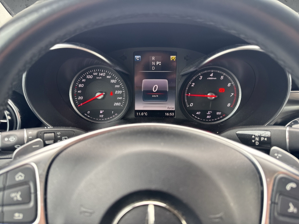 Fahrzeugabbildung Mercedes-Benz GLC 250 4Matic PDC SHZ LED Temp Klima Keyless