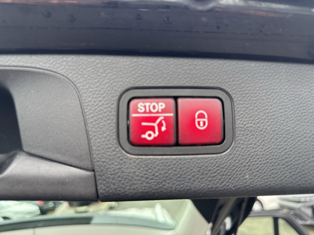 Fahrzeugabbildung Mercedes-Benz GLC 250 4Matic PDC SHZ LED Temp Klima Keyless